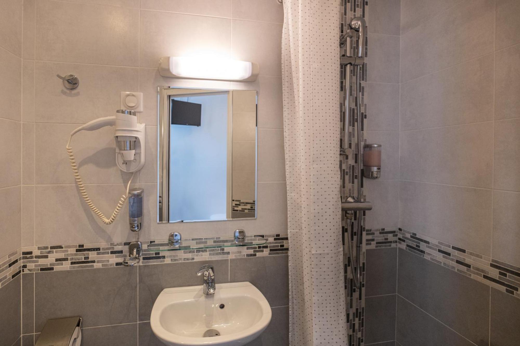 Hotel Luxor Issy-les-Moulineaux Kültér fotó