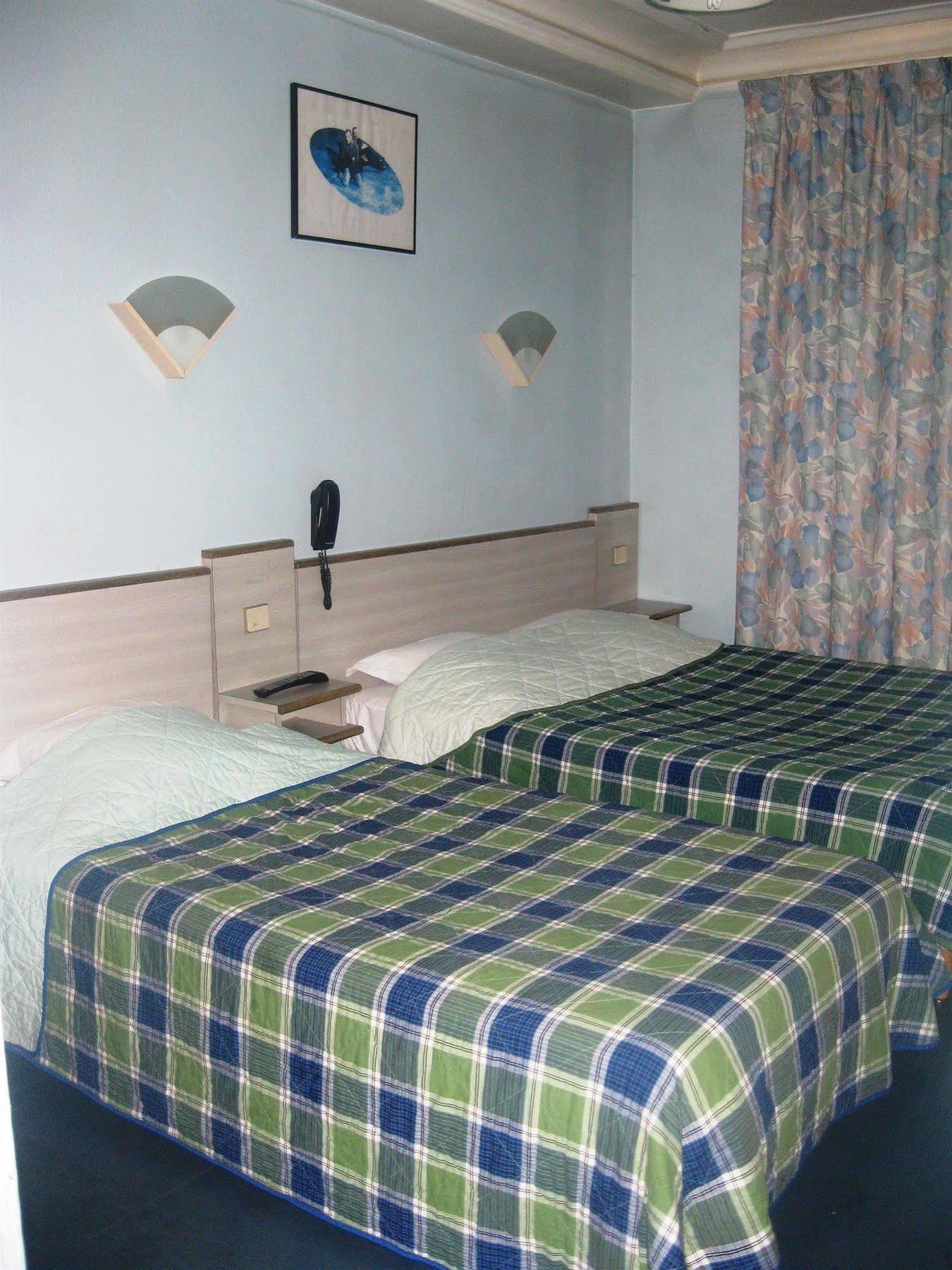 Hotel Luxor Issy-les-Moulineaux Kültér fotó
